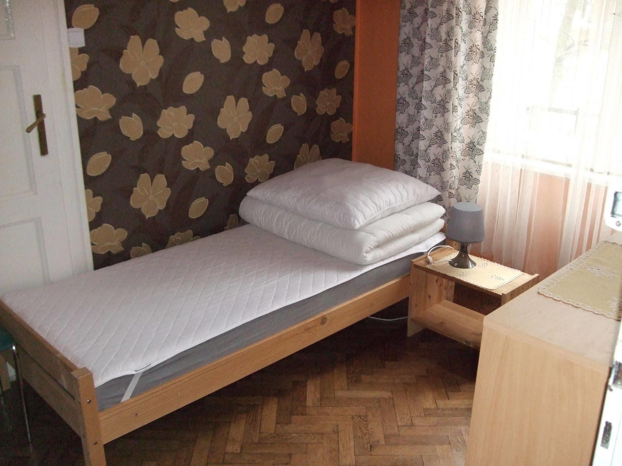 Old Walls Hostel Krakow Exterior photo